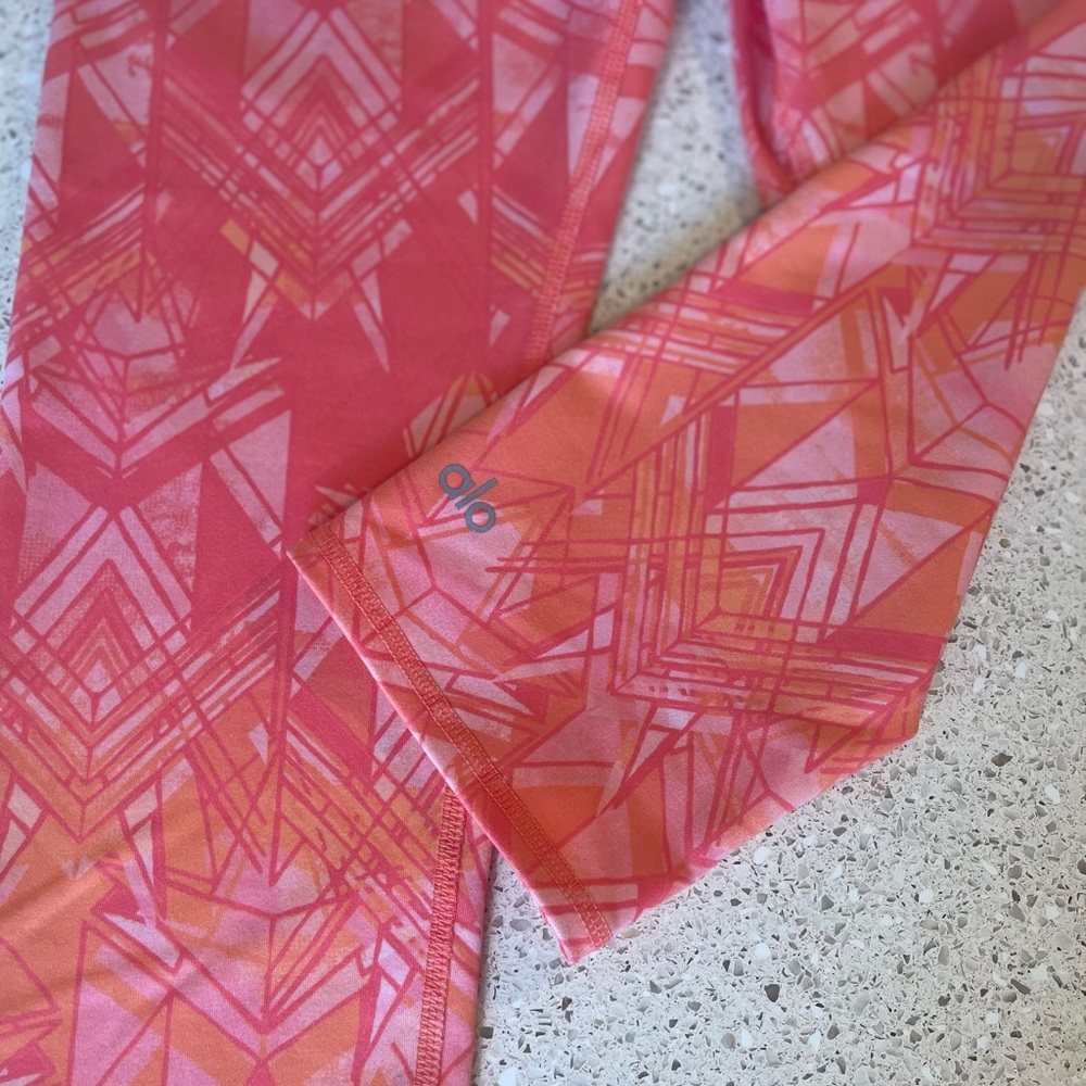 ALO Guava pink/orange capri leggings, SMALL